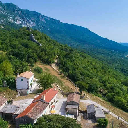 Zvanya Сasa de vacaciones Kozljak